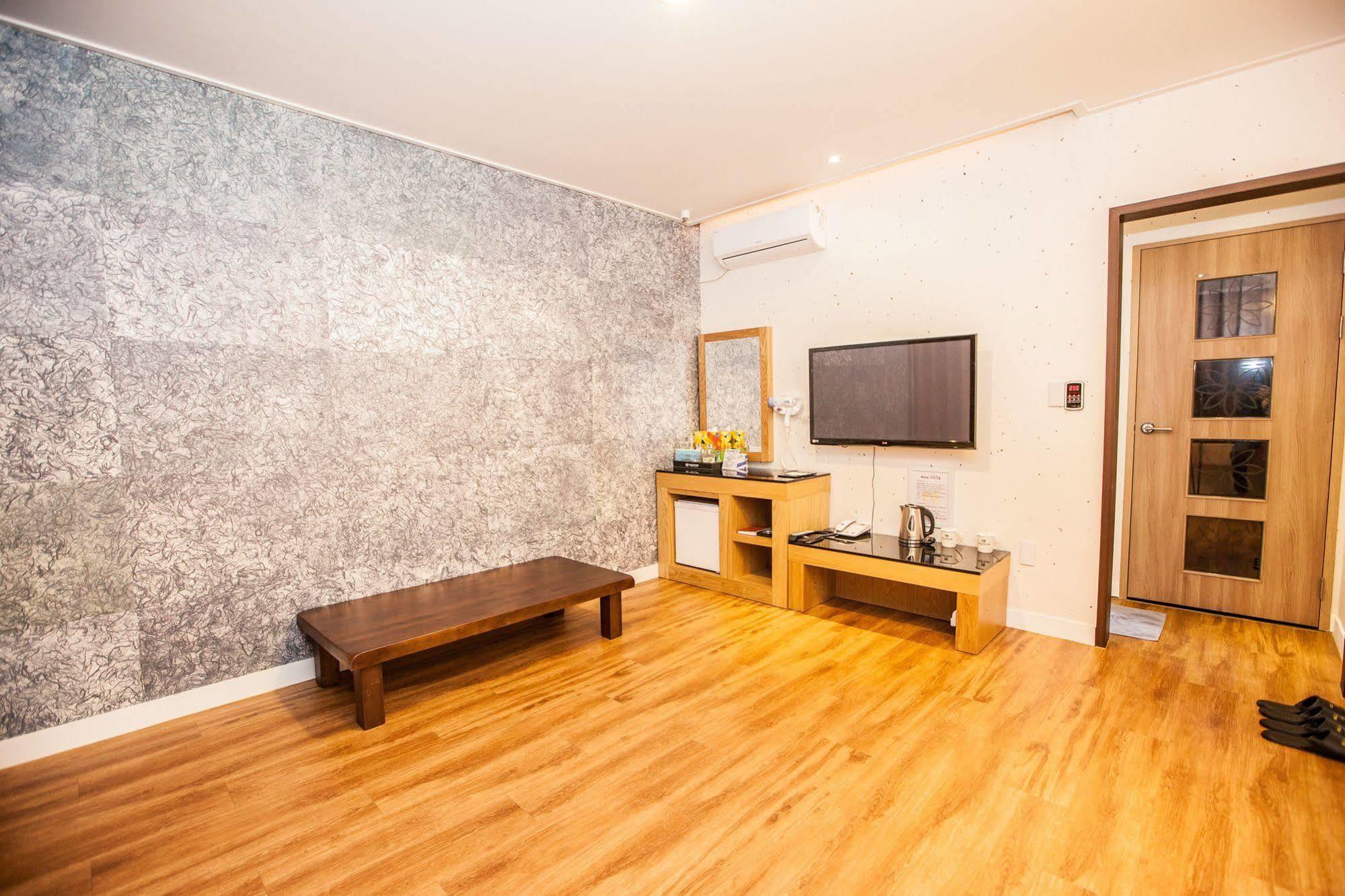 Pungnam Tourist Hotel Jeonju Eksteriør billede