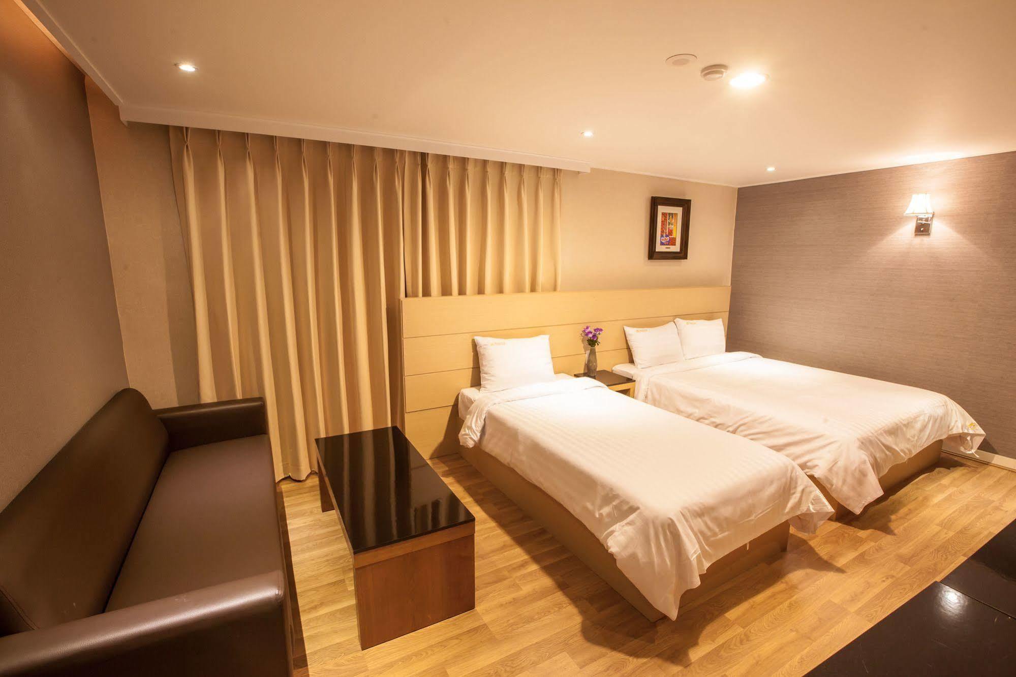 Pungnam Tourist Hotel Jeonju Eksteriør billede